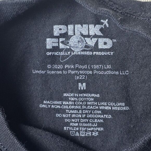 Pink Floyd Wembley Stadium Concert T-Shirt Vintage | Cropped Black Graphic Tee - Picture 3 of 9